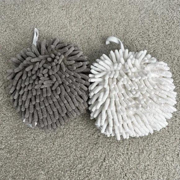 Fuzzy Ball Hand Towels Set of 2 - Picture 1 of 4